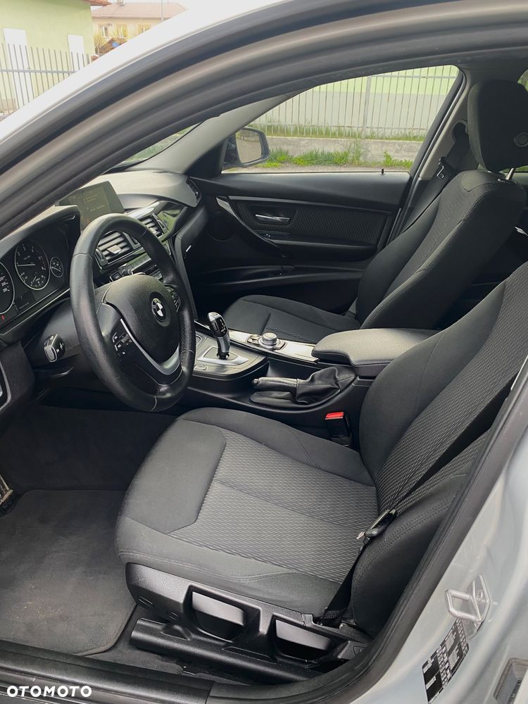 BMW Seria 3 320d - 17
