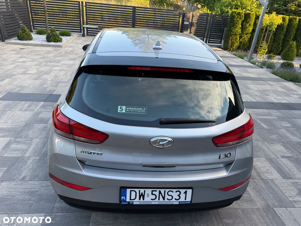 Hyundai i30 1.5 DPI Classic + - 16
