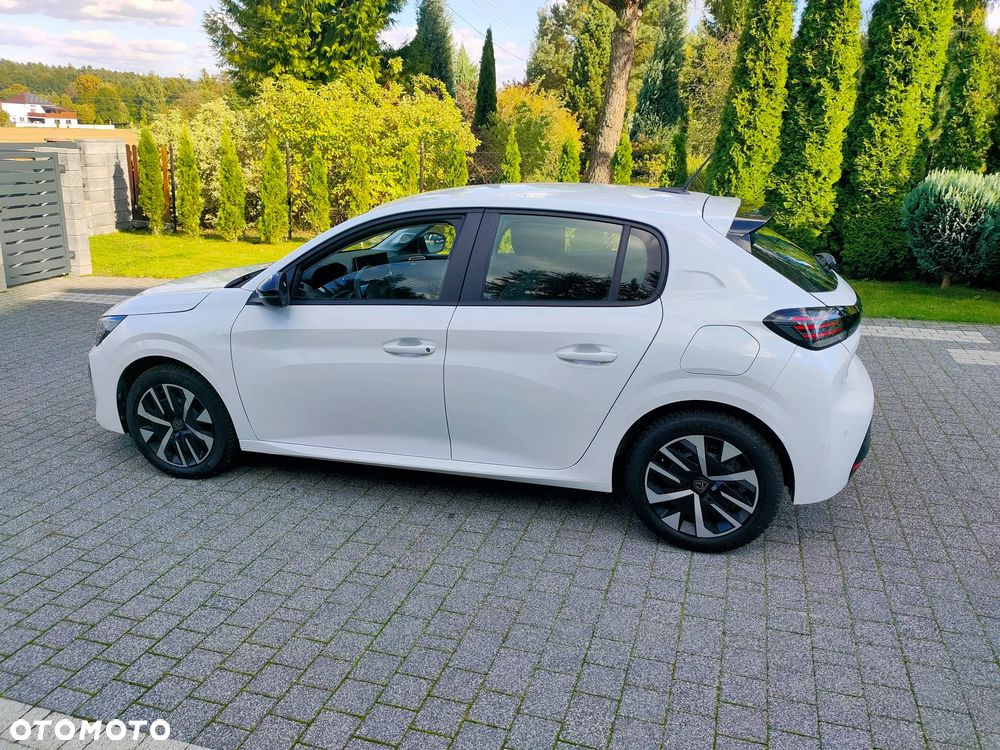 Peugeot 208 - 4
