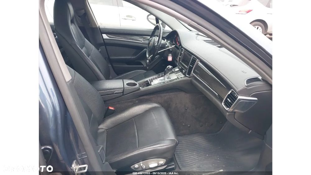 Porsche Panamera - 8