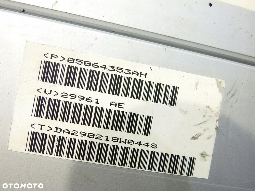 WZMACNIACZ AUDIO CHRYSLER 300C P05064353AH - 6