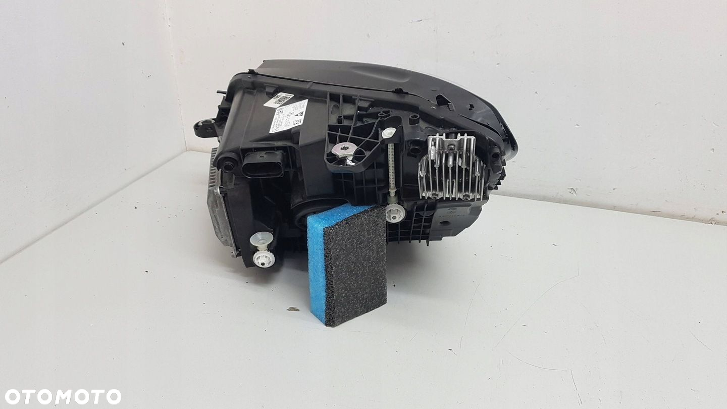 Mercedes C W205 Prawa Lampa przednia przód EU oryginał - 4