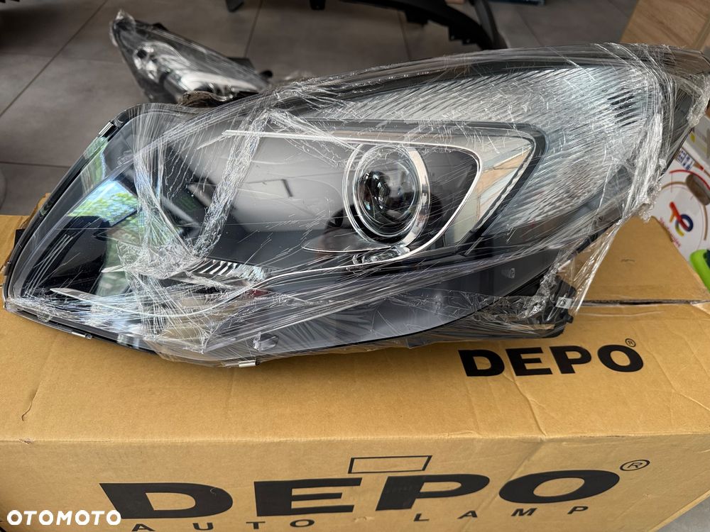 Opel Zafira C reflektor przód nowy - 2