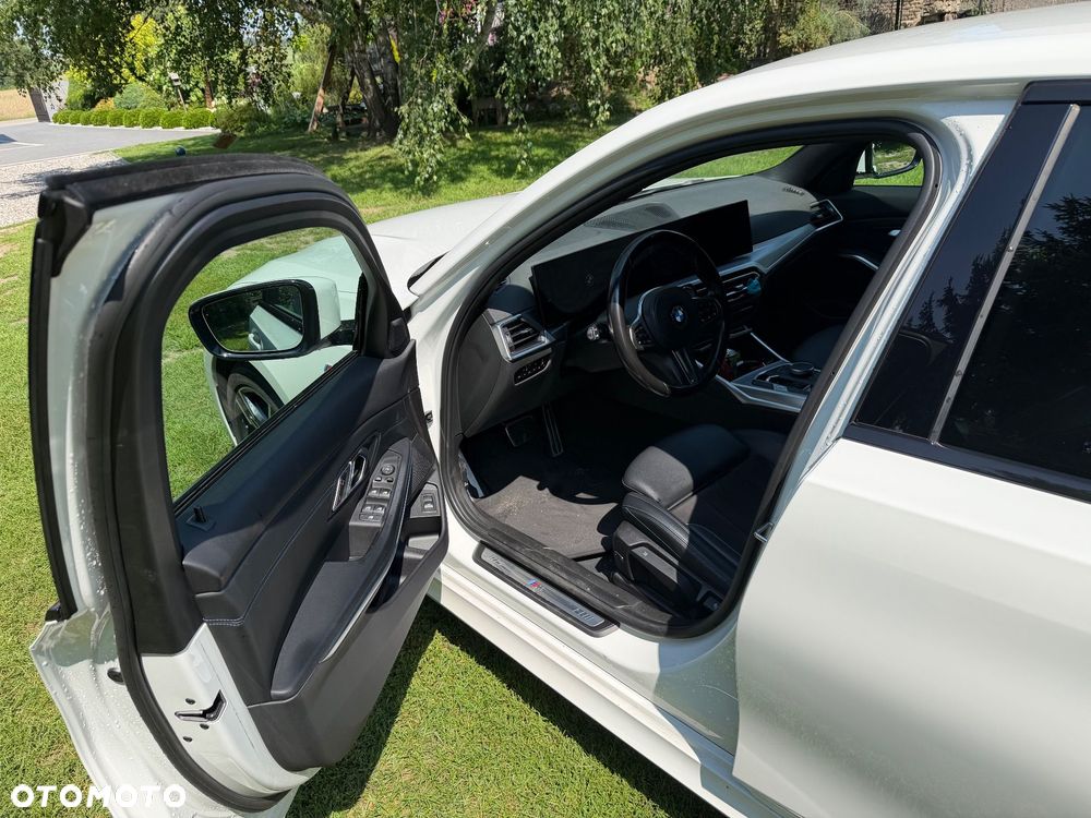 BMW Seria 3 318i M Sport - 10