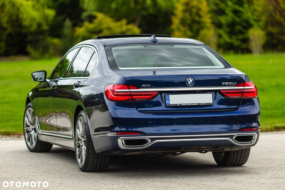BMW Seria 7 750Li xDrive - 14
