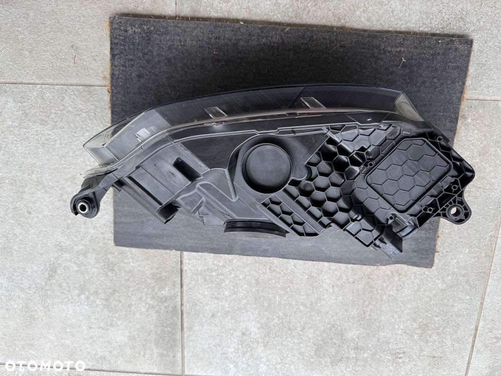 Lampa przednia lewa Skoda Fabia III Lift - 9