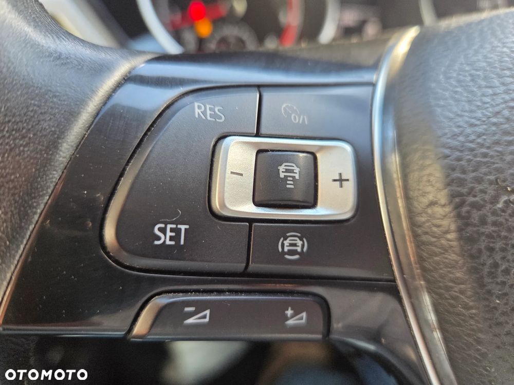 Volkswagen Touran - 15