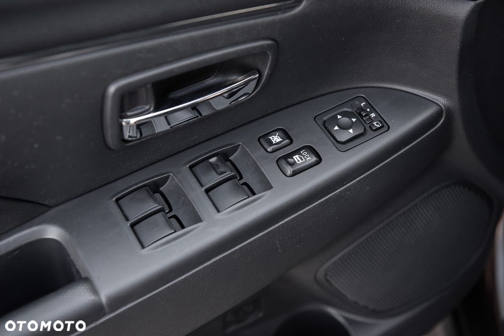 Mitsubishi ASX - 16