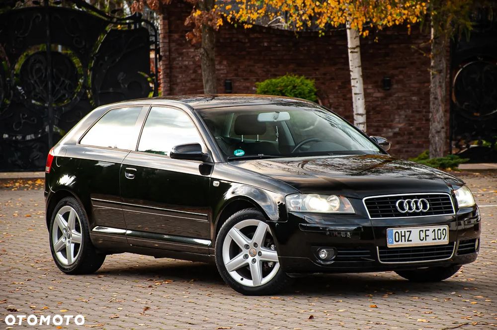 Audi A3 3-drzwiowe 2.0 FSI Attraction - 3