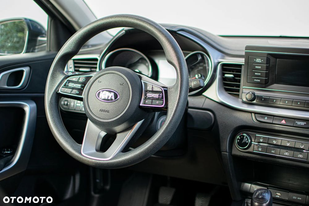 Kia Ceed - 12