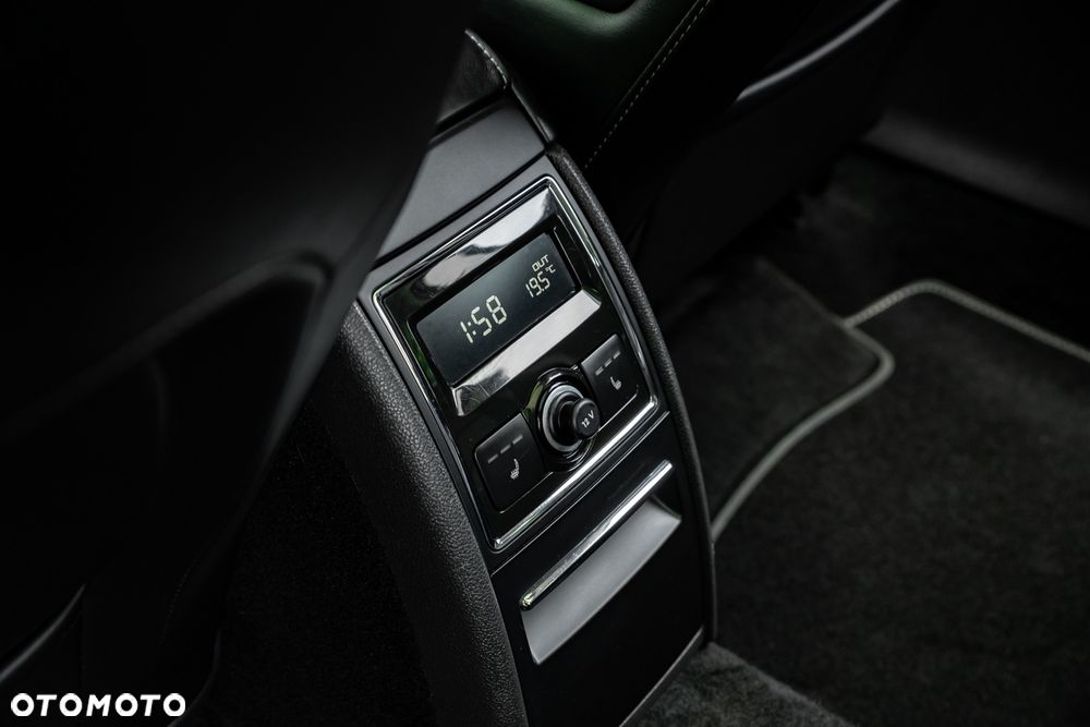 Skoda Superb 2.0 TDI Green tec 4x4 DSG Elegance - 19