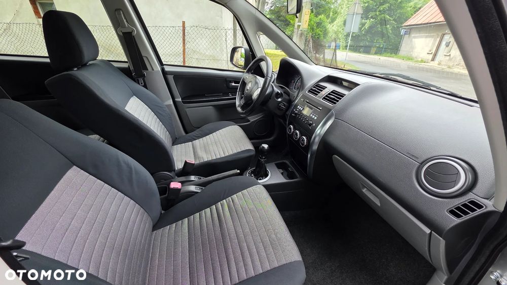 Suzuki SX4 - 10