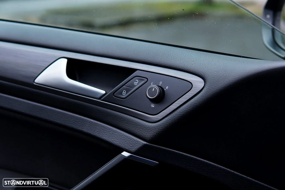 VW Golf 1.6 TDI R-Line DSG - 26