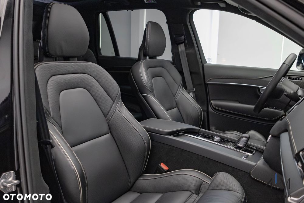 Volvo XC 90 B5 D AWD Ultimate Dark - 19