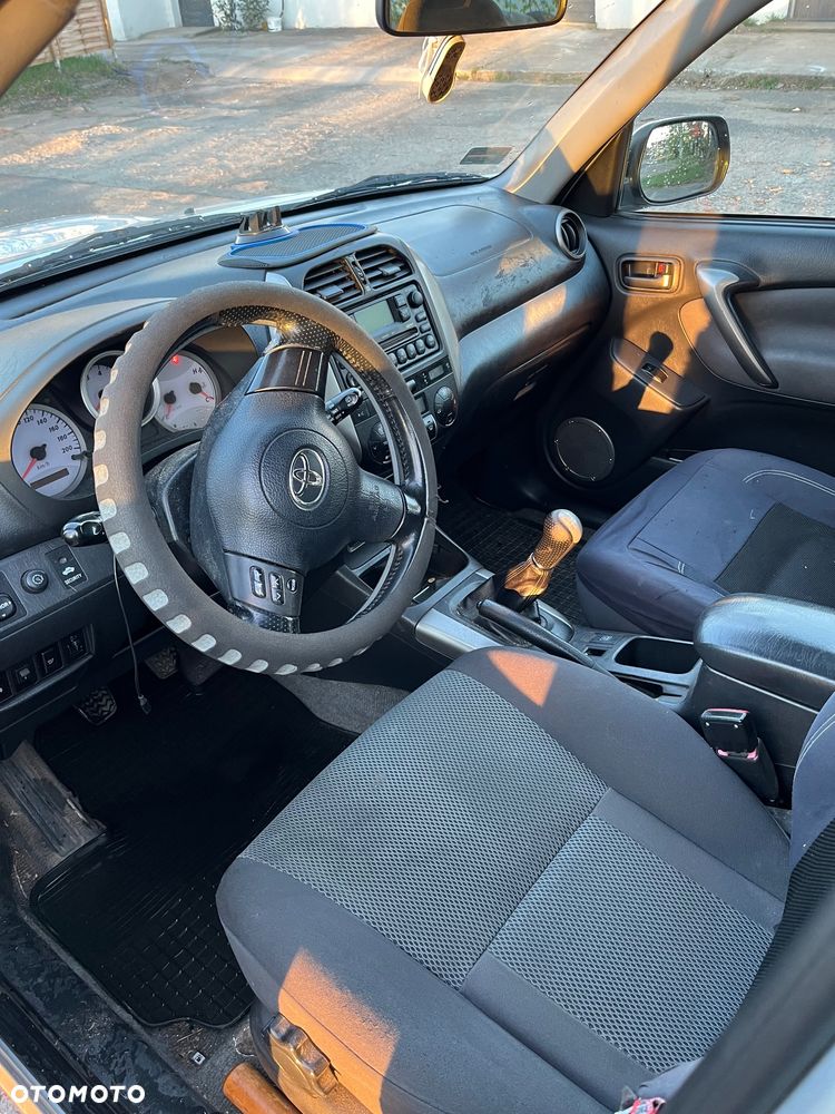 Toyota RAV4 2.0 D-4D 4x4 - 4