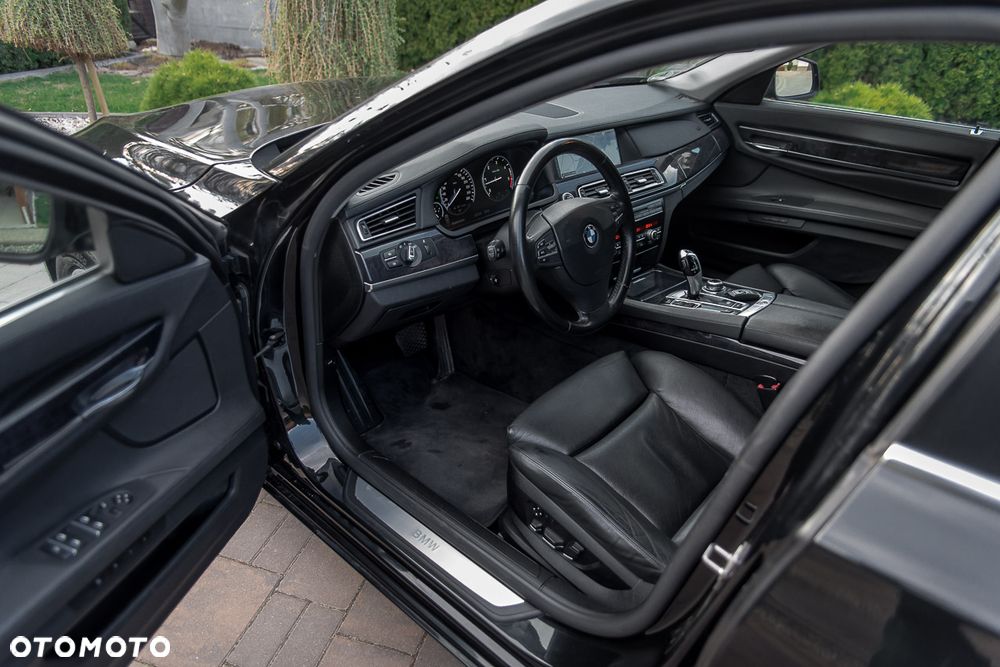 BMW Seria 7 730d - 25