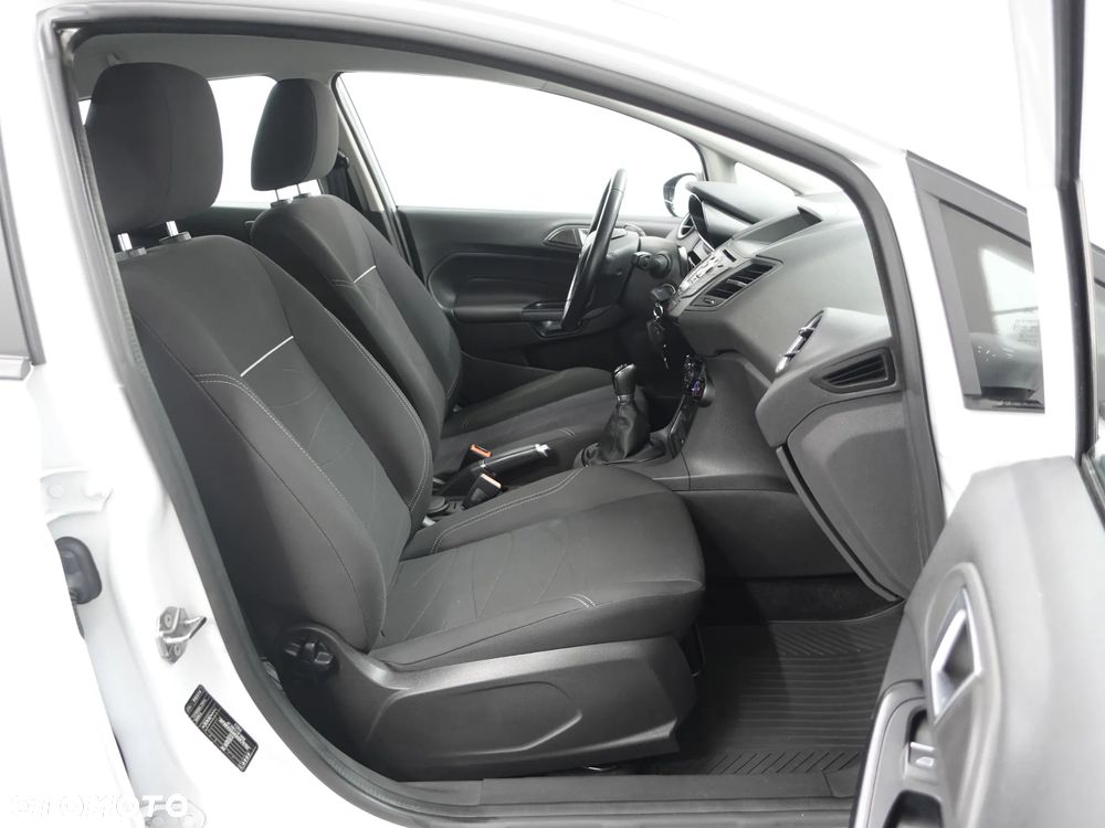Ford Fiesta - 24