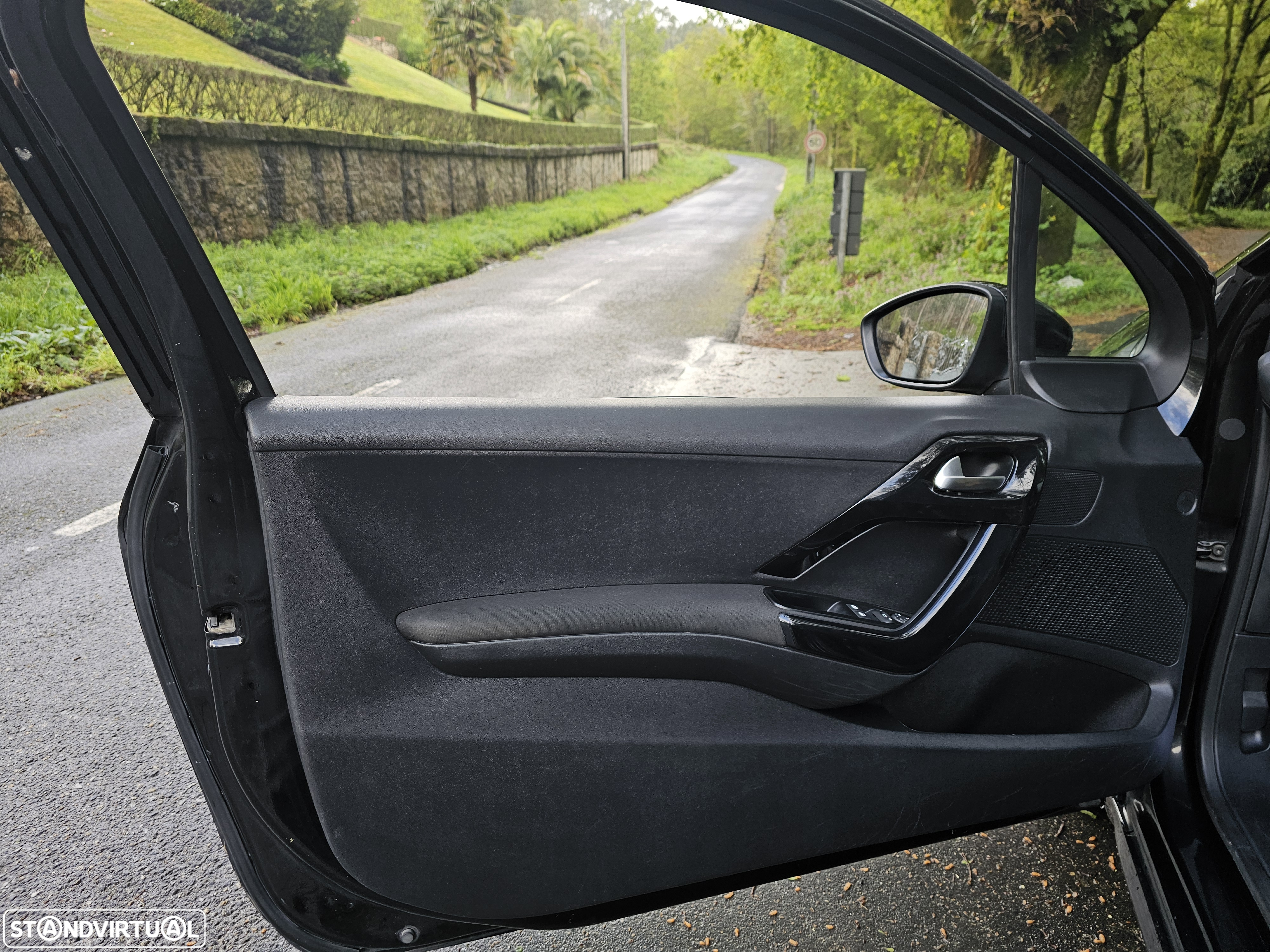 Peugeot 208 e-HDi 92 Stop&Start Allure - 17