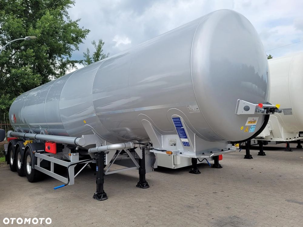 Kassbohrer STB 39 Cysterna Paliwowa - 2