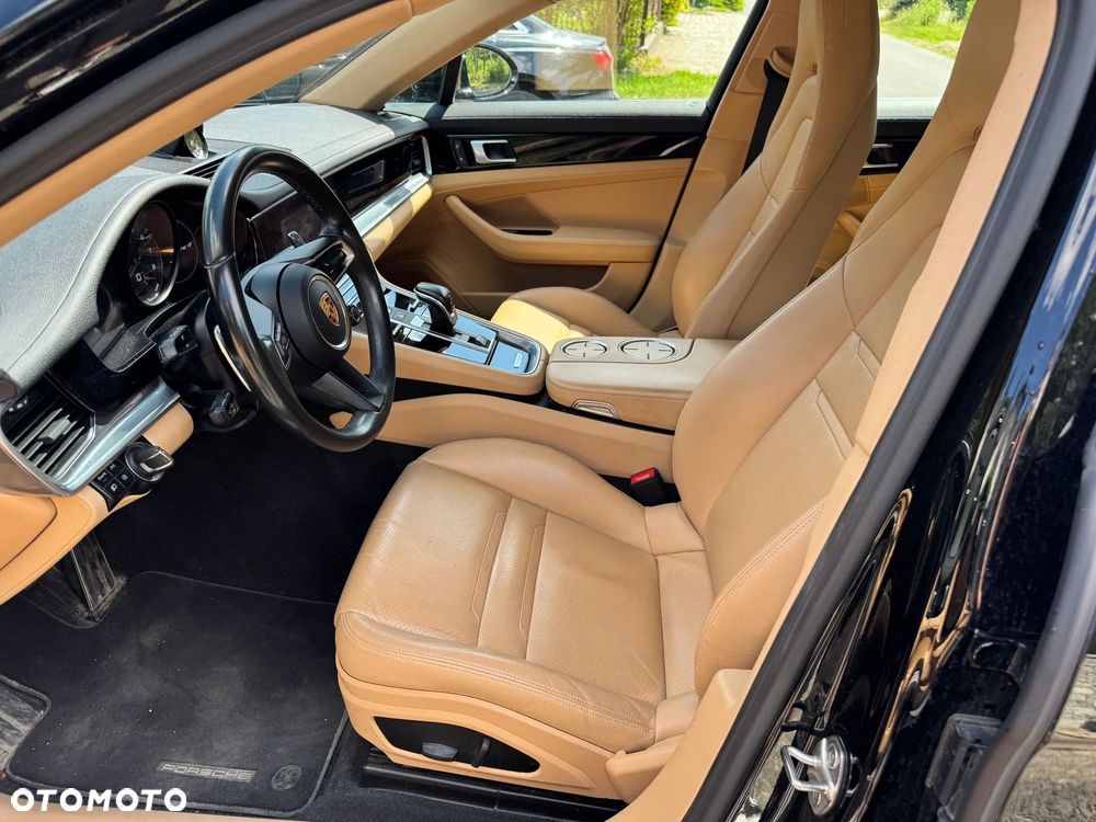Porsche Panamera 4 E-Hybrid - 9