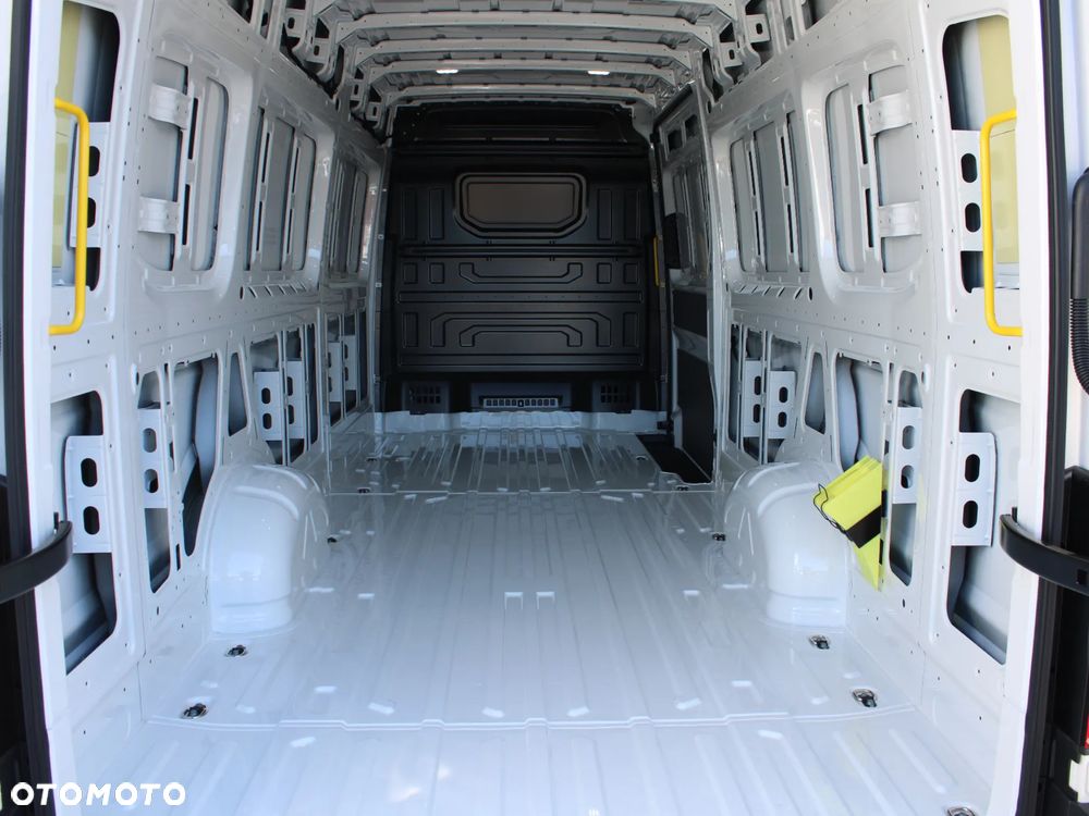 Volkswagen Crafter 35 - 8