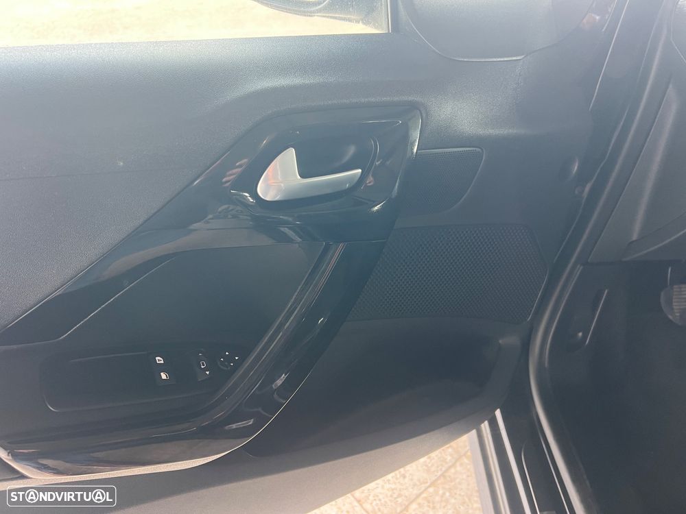 Peugeot 208 1.2 PureTech Style - 23