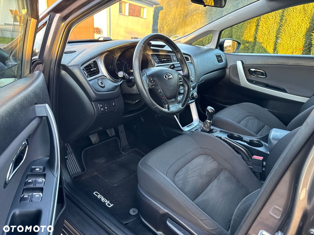 Kia Ceed - 6
