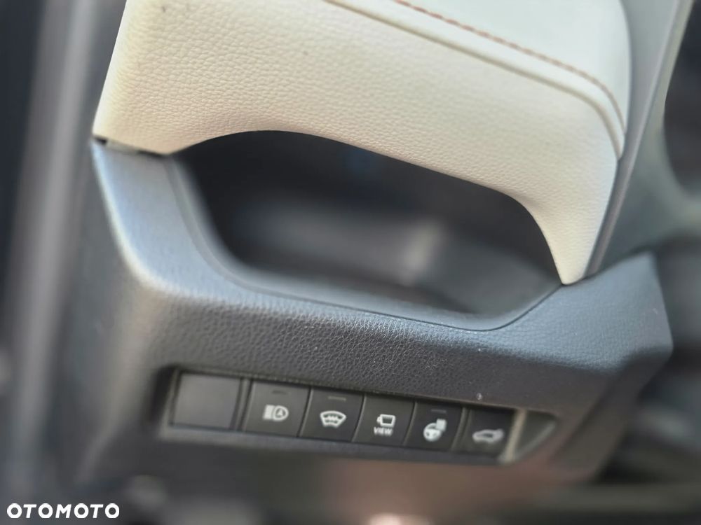 Toyota RAV4 - 9