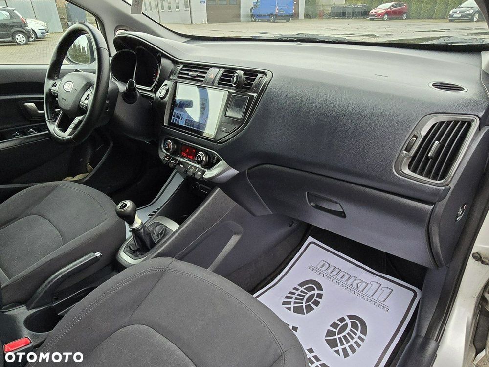 Kia Rio - 24