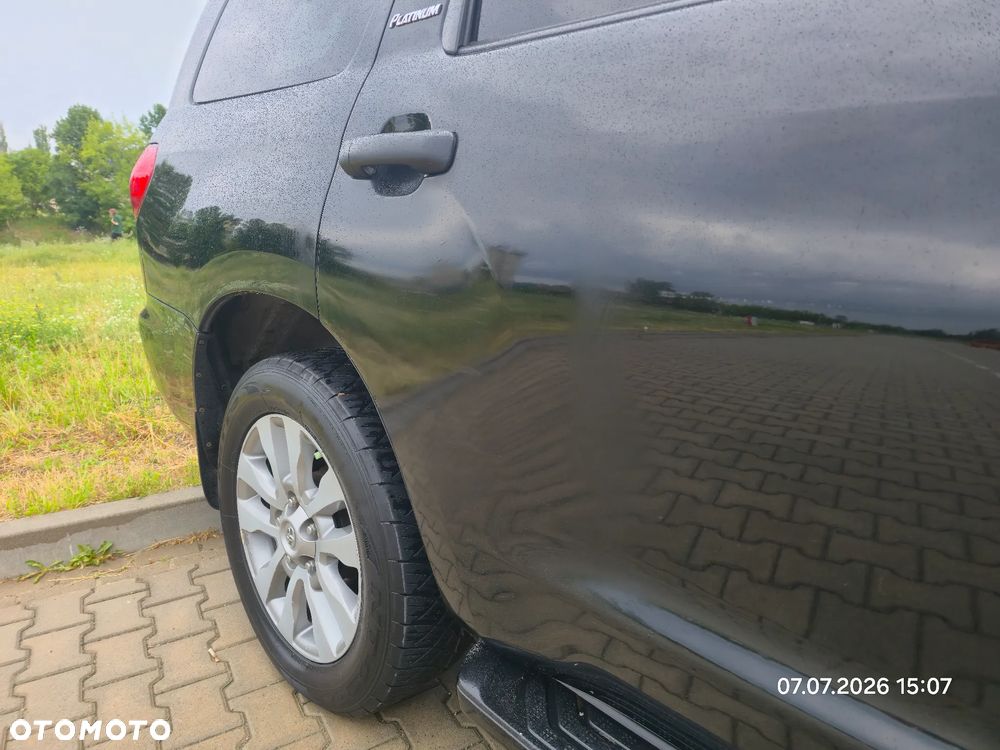 Toyota Sequoia - 4