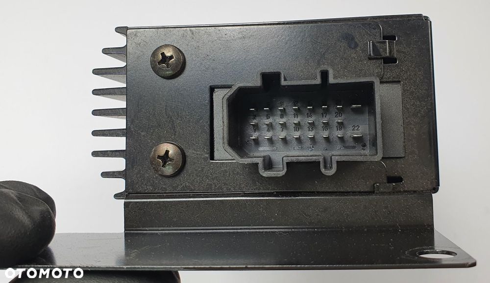 WZMACNIACZ AUDIO RADIA AUDI A4 B7 8H0035223 - 2