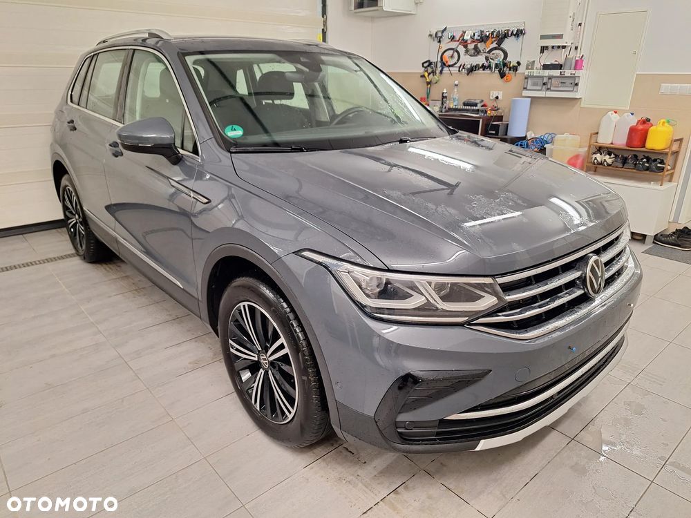 Volkswagen Tiguan 2.0 TDI SCR 4MotION DSG Elegance - 13