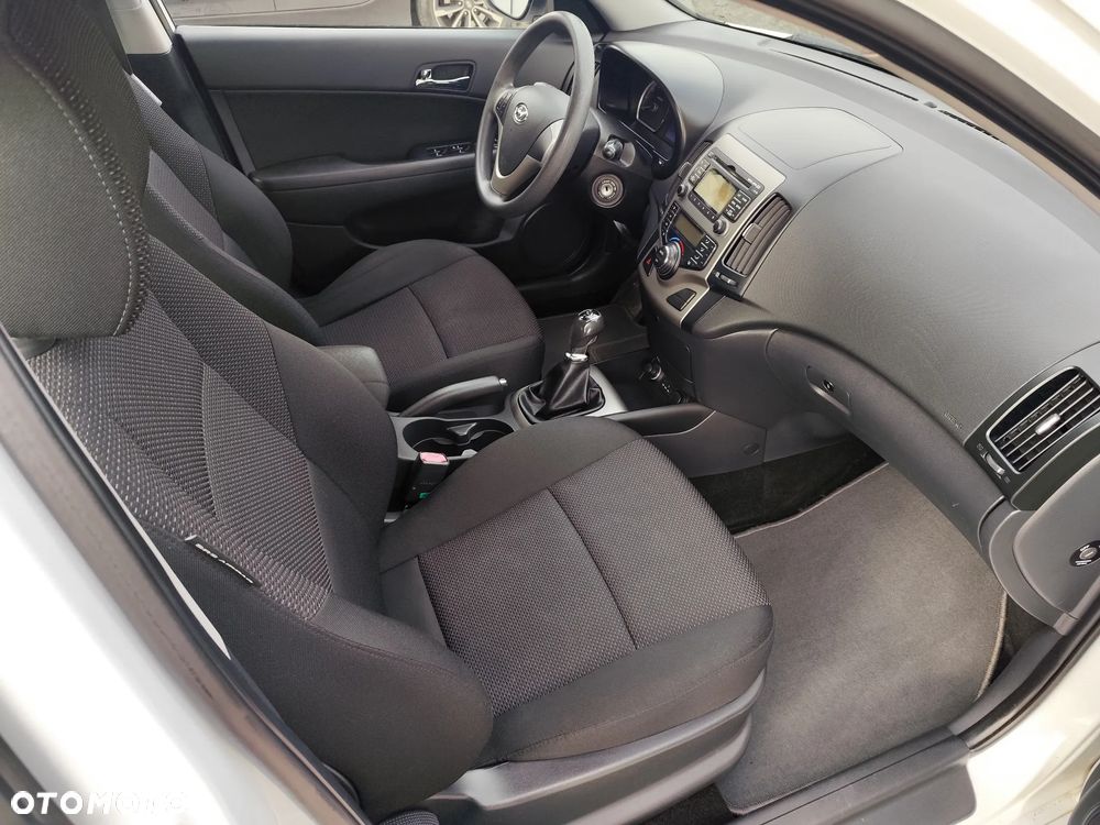 Hyundai i30 1.6 Premium - 13