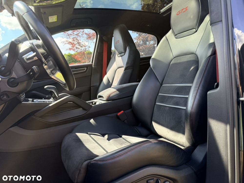 Porsche Cayenne GTS - 13