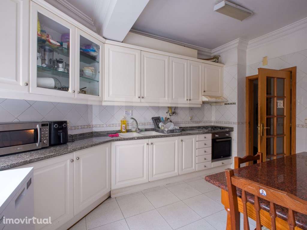 Apartamento T4 com terraço, para venda, nas Caldas da Rainha - Grande imagem: 4/29