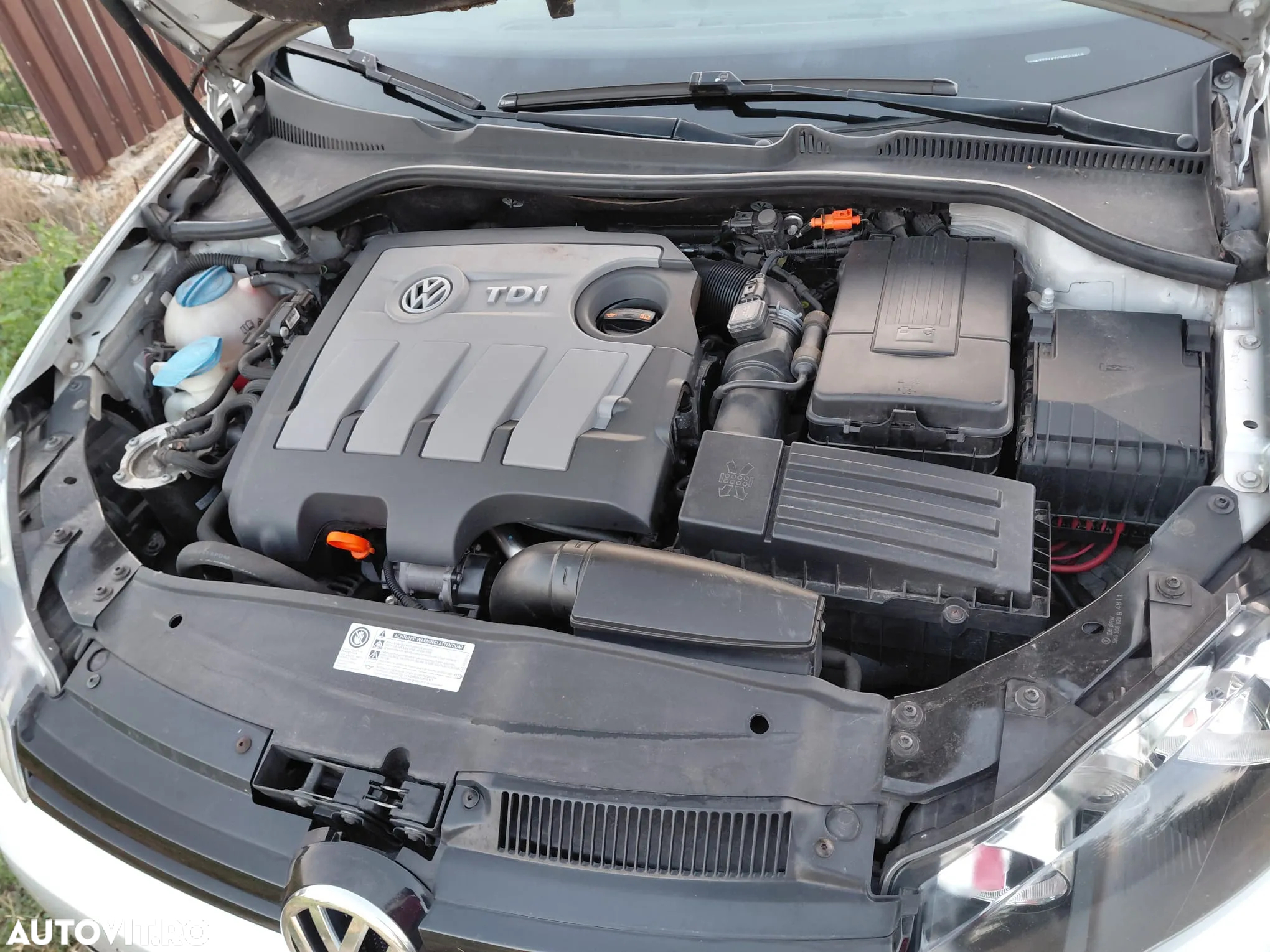 Volkswagen Golf 1.6 TDI BMT Comfortline - 8