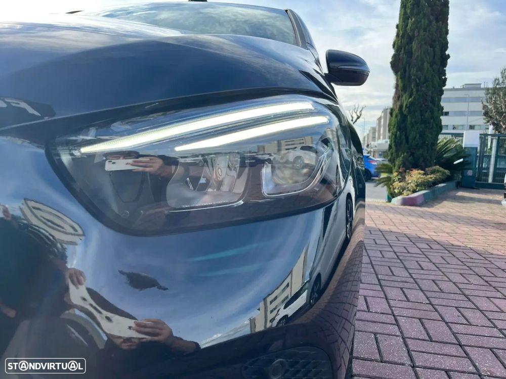 Mercedes-Benz B 180 - 52