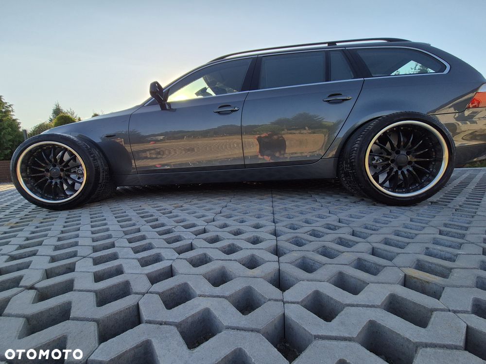 BMW Seria 5 545i - 11