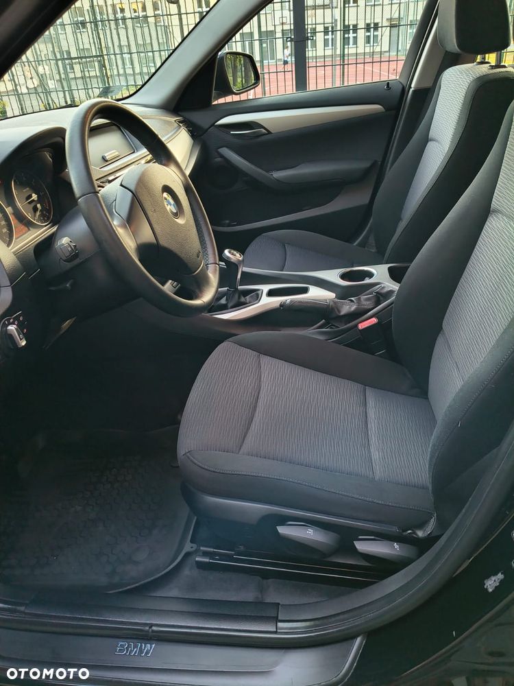 BMW X1 sDrive18i - 11