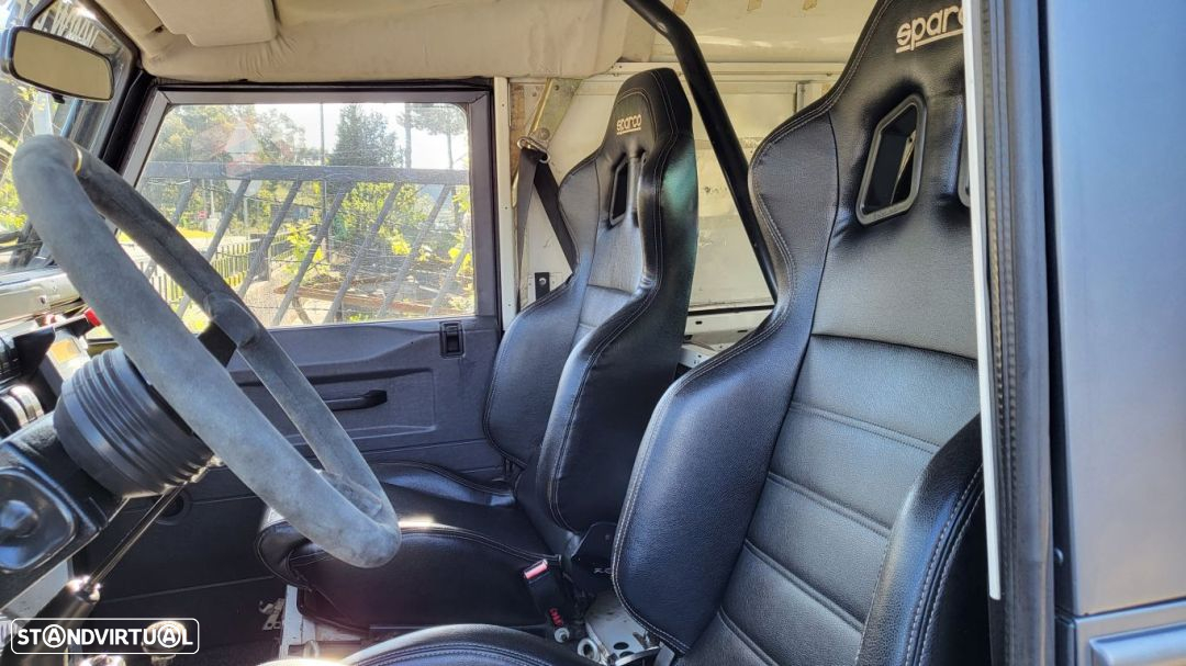 Land Rover Defender 90 2.5 TD5 Metal Top - 46