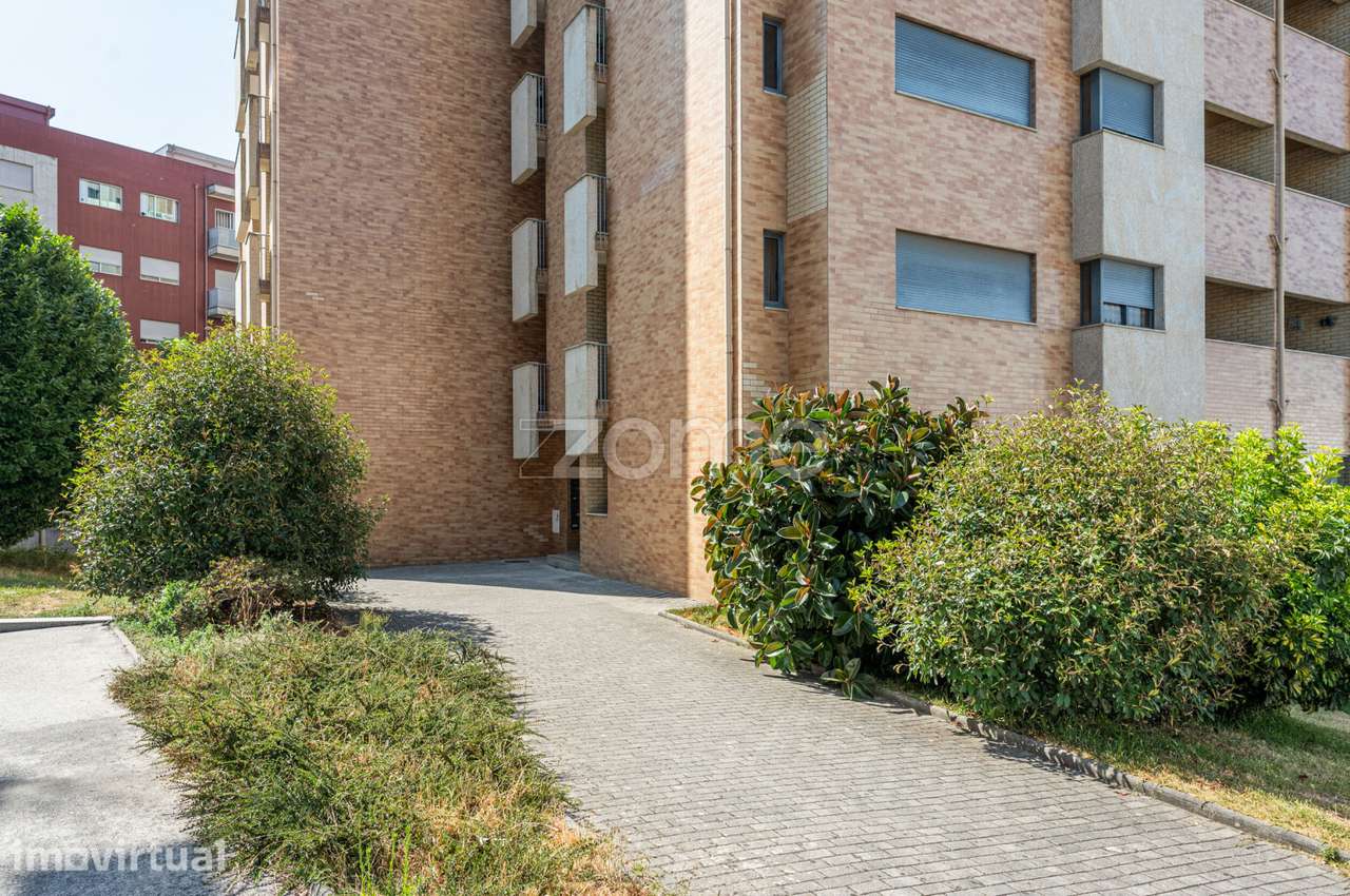 Apartamento T3 com garagem em Fraião - Grande imagem: 2/33
