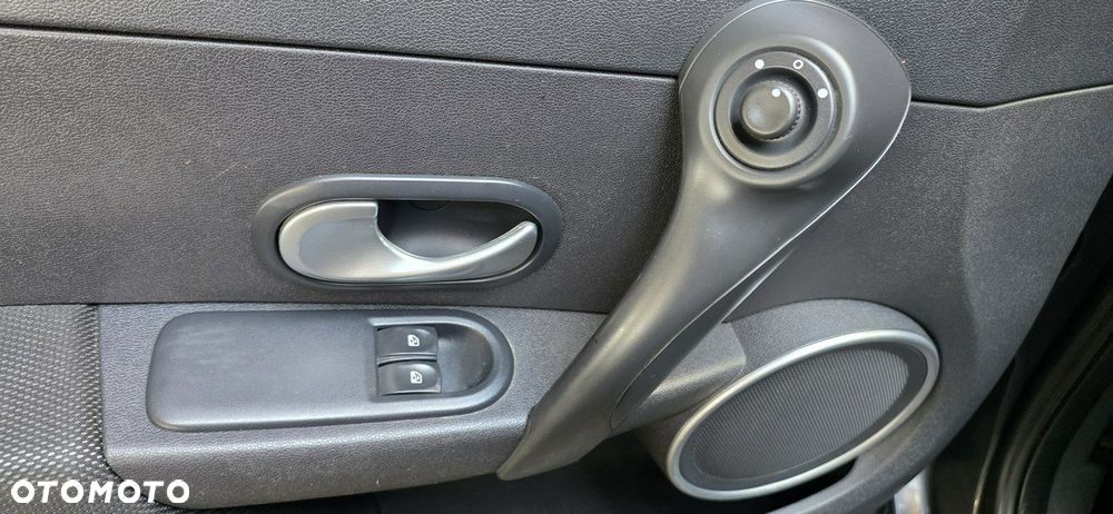 Renault Clio - 15