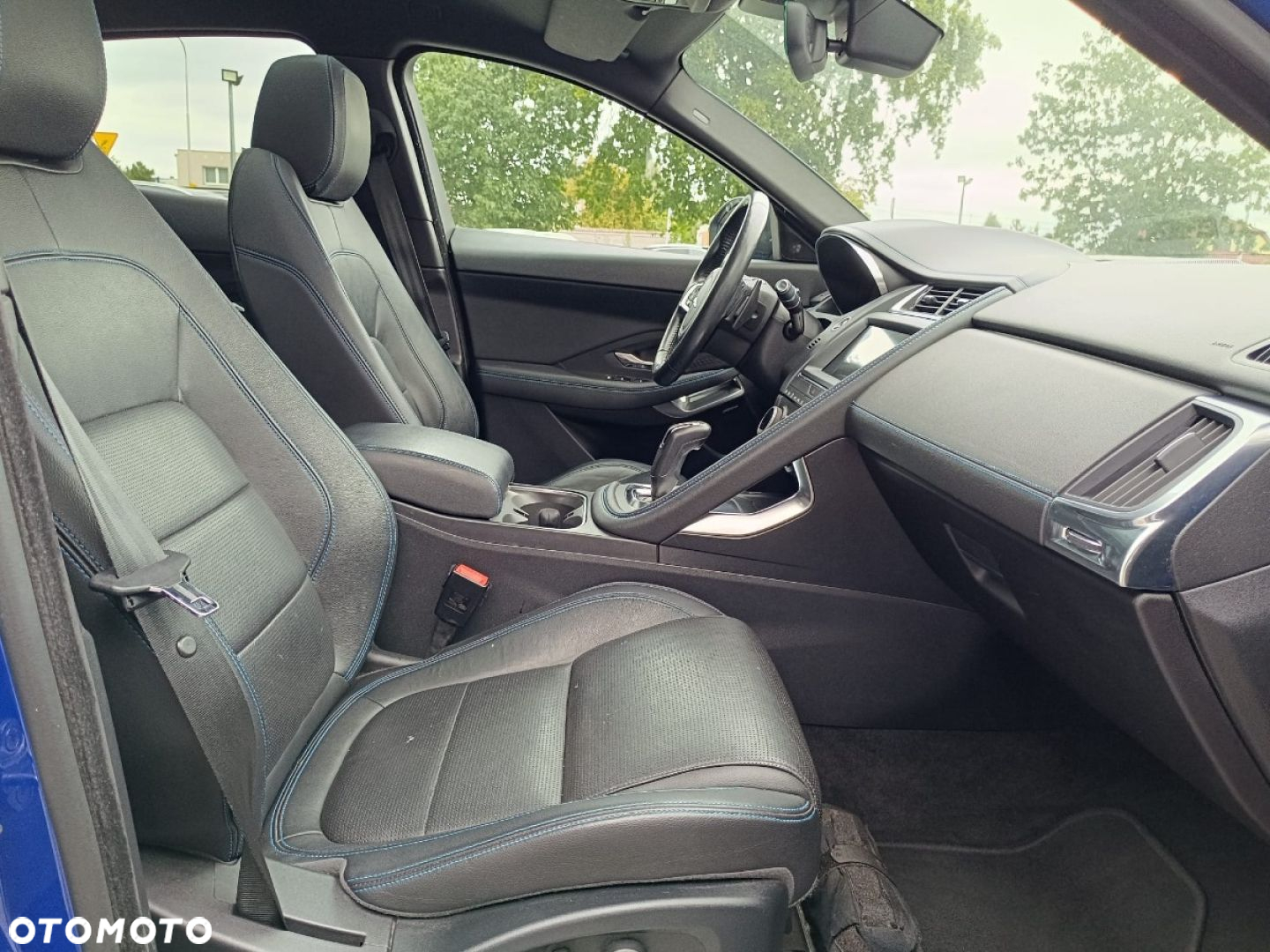Jaguar E-Pace - 32