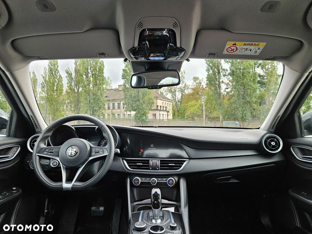 Alfa Romeo Giulia 2.0 Turbo - 16
