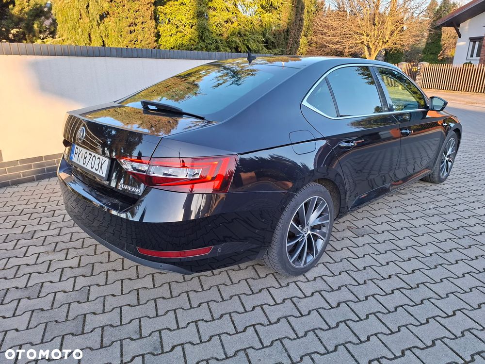 Skoda Superb 2.0 TDI L&K DSG - 32