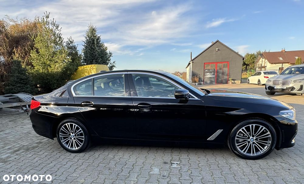 BMW Seria 5 530i Sport Line - 11