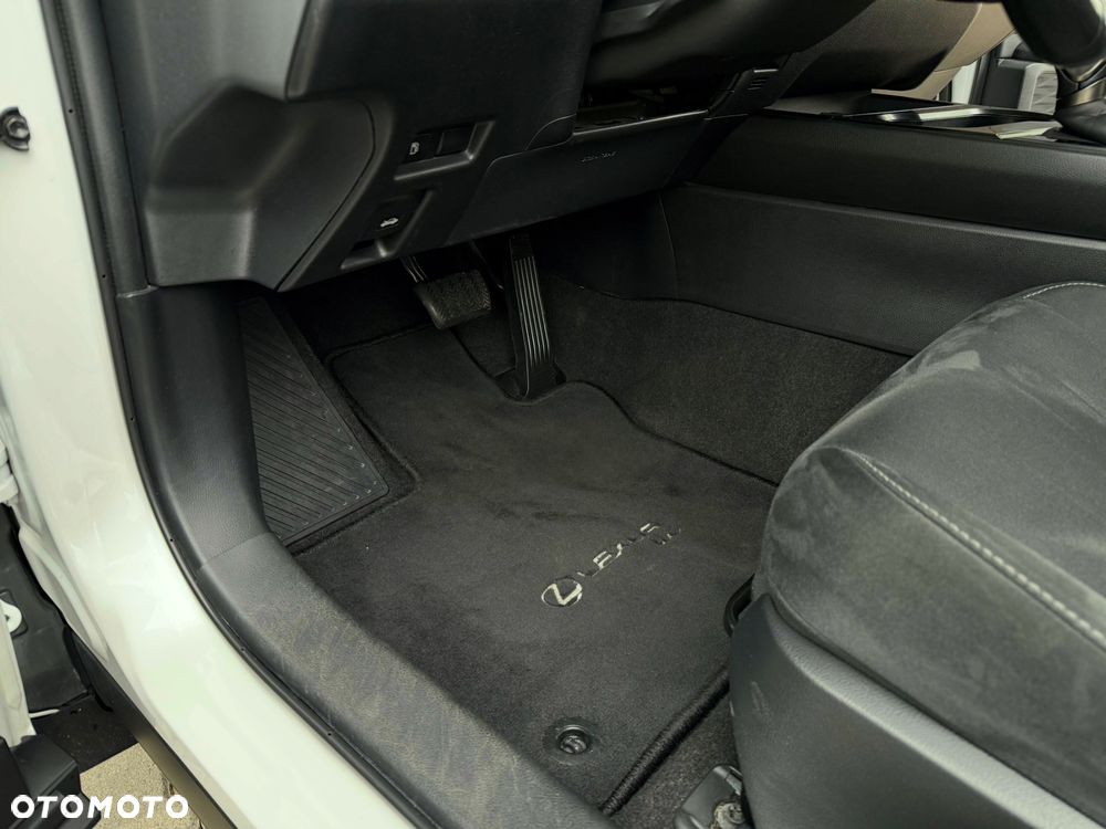 Lexus UX 250h Elegance 2WD - 22