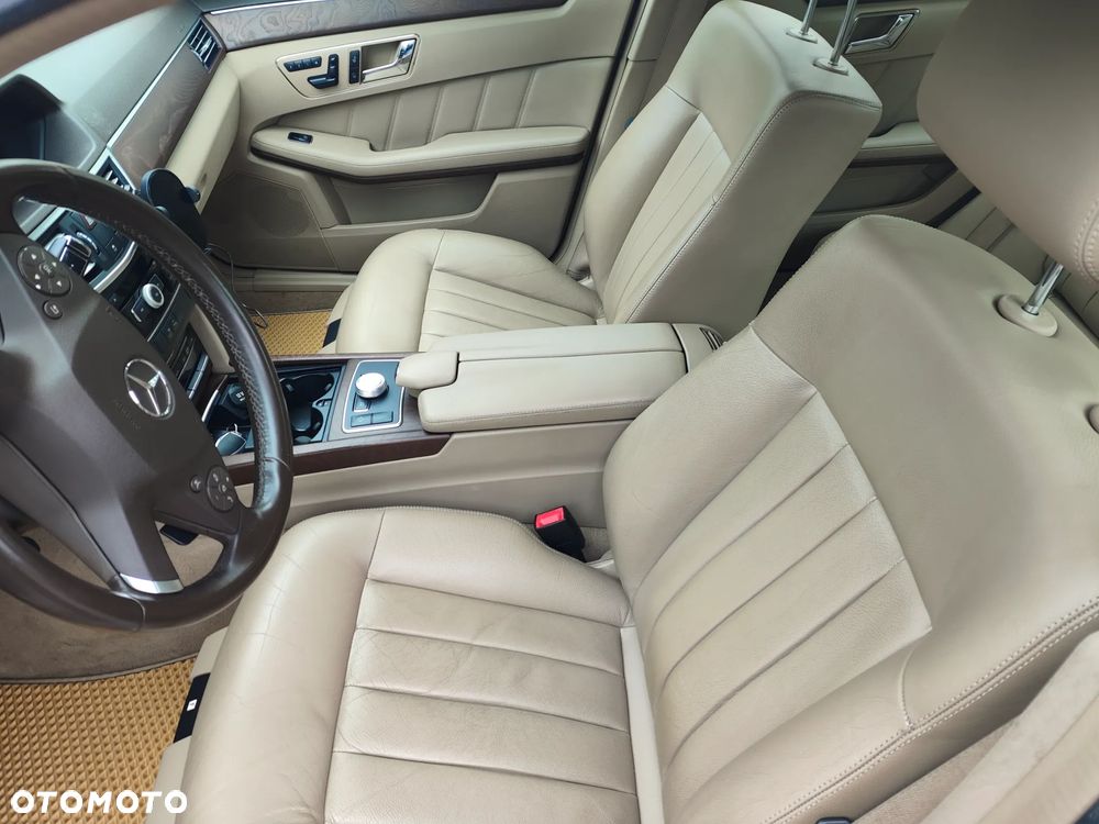 Mercedes-Benz Klasa E 350 CDI 4-Matic - 32