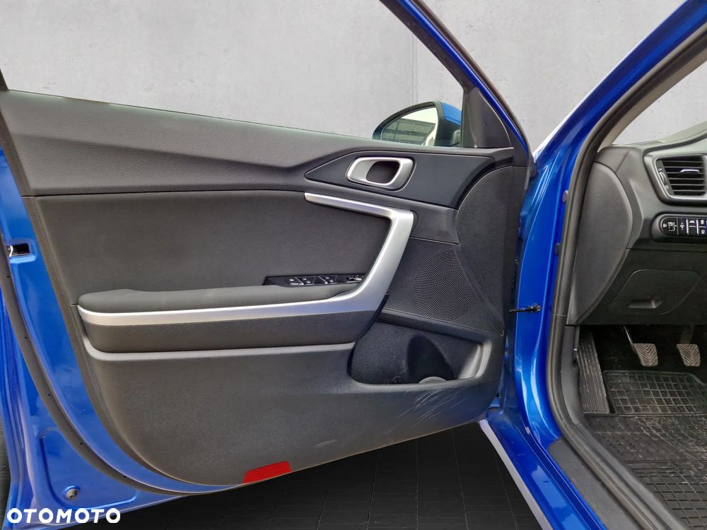 Kia Ceed 1.5 T-GDI M - 10
