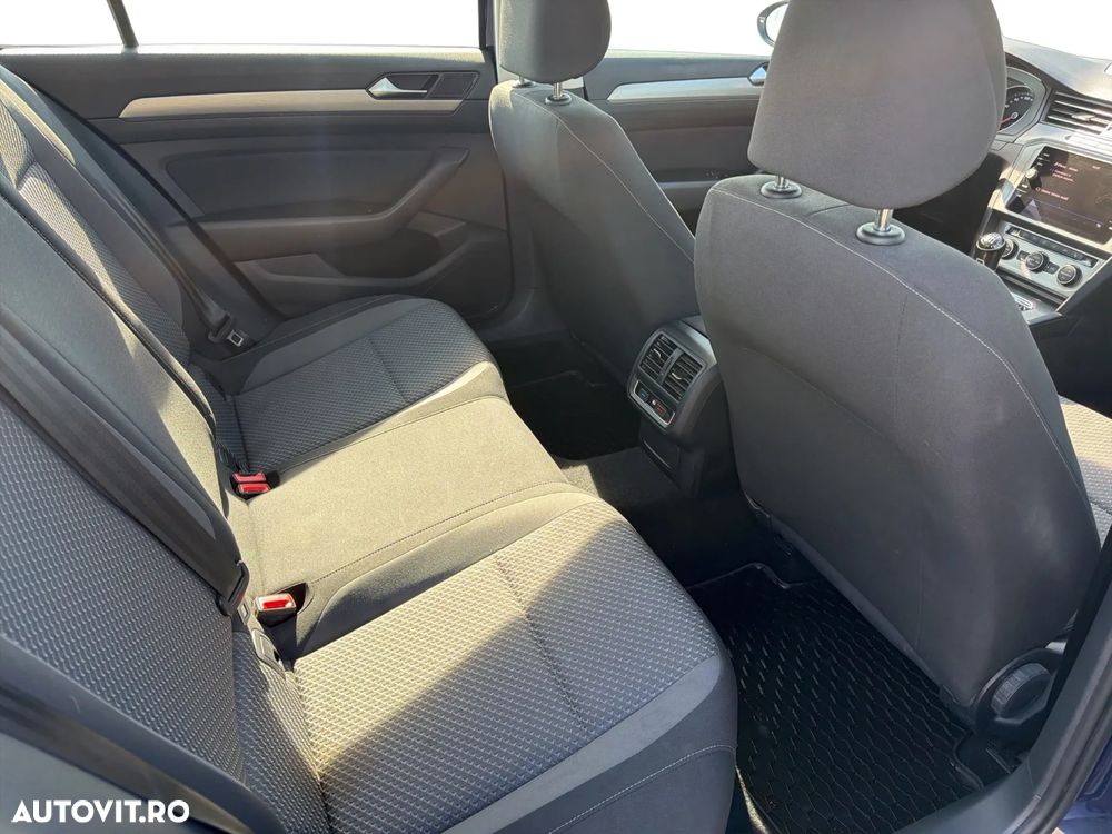 Volkswagen Passat 2.0 TDI Advance - 21